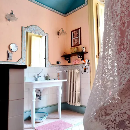 Vittorio Emanuele Di Prinzi Couette-café 4*