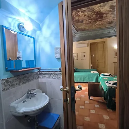 Vittorio Emanuele Di Prinzi Couette-café Palerme